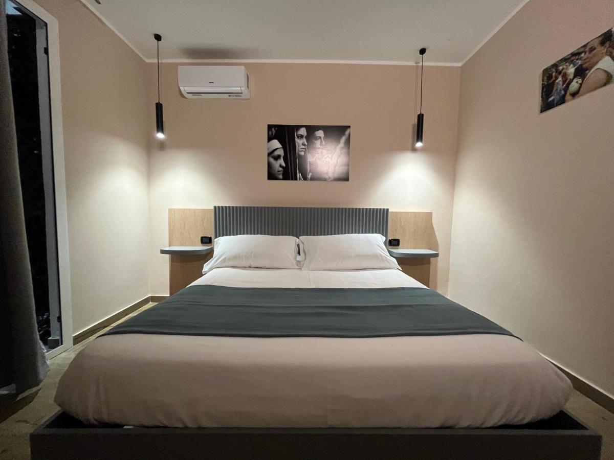 I Quattru Vuci Rooms パレルモ エクステリア 写真