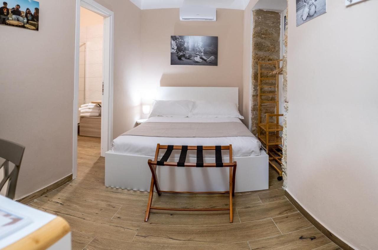 I Quattru Vuci Rooms パレルモ エクステリア 写真